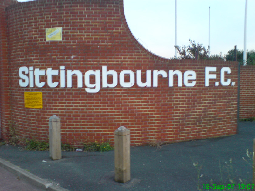 [Sittingbourne+Gate.JPG]