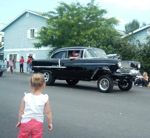 [Cool+Chevy+in+parade.JPG]
