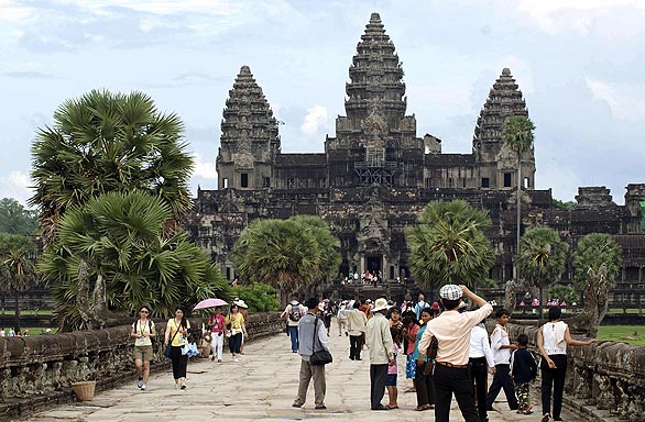 [Angkor+Wat+(Paul+Watson,+LAT).jpg]