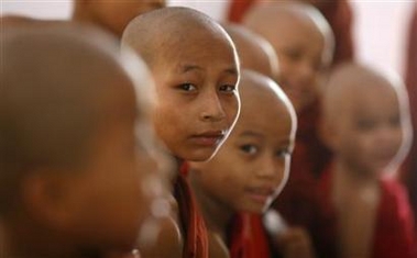[myanmar+child+monks.jpg]