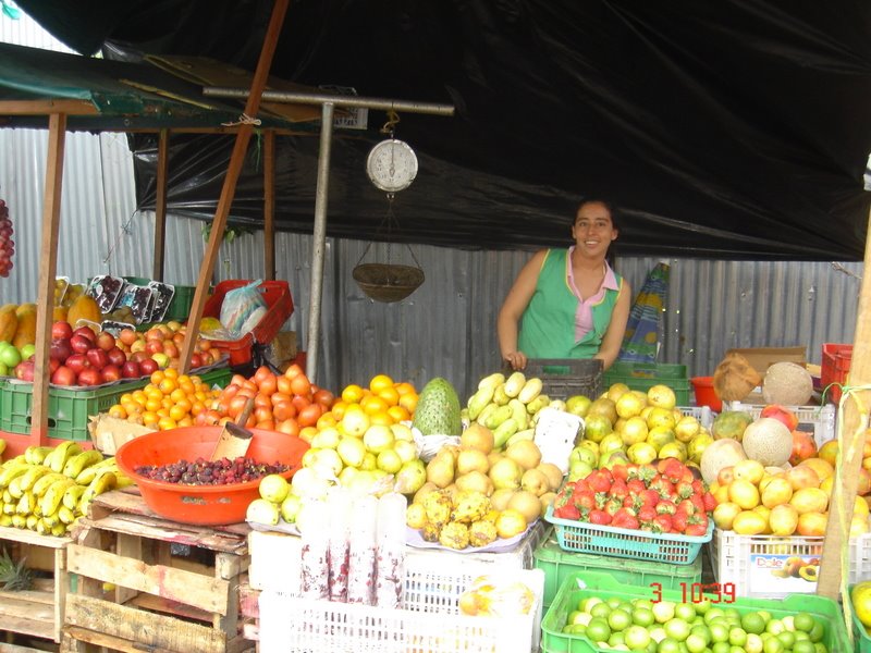 [3+junio+mercado+Villavicencio+(2).JPG]
