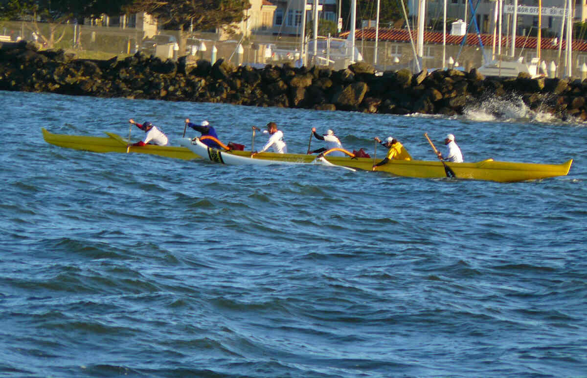 [10+canoe+racers.jpg]