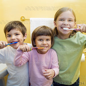 [children-brushing-teeth_~BCP035-46.jpg]