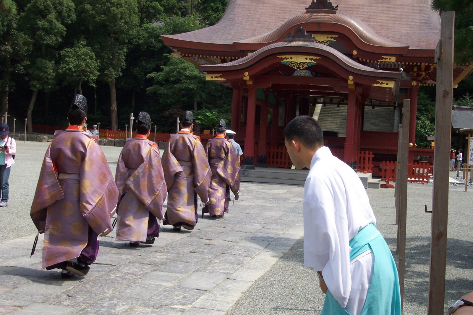 [Kamakura+shrines+014.jpg]