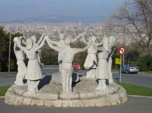 [statues+in+barcelona.jpg]