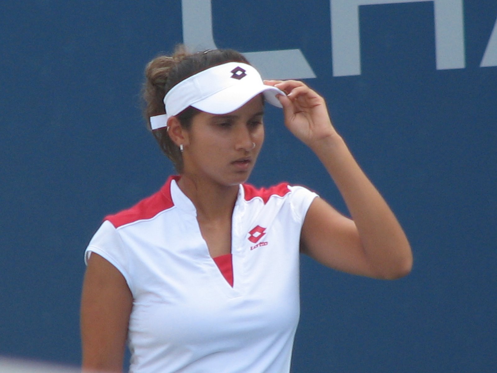 [US+Open+07_+60_Sania+Mirza+in+Mixed+doubles+match.JPG]