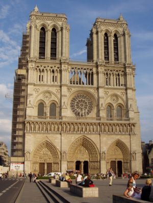 [300px-Notre_Dame_de_Paris,_front_view,_summer_2004..JPG]