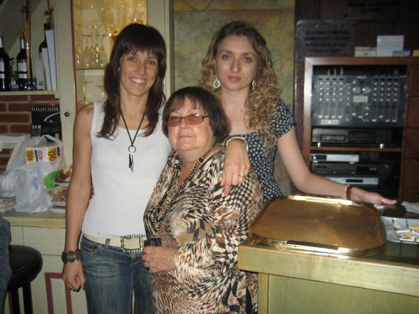 [Maria+Carme,+Olga+i+jo.jpg]