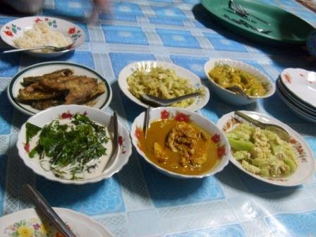 [Andaman+-+Host+Family+food.JPG]
