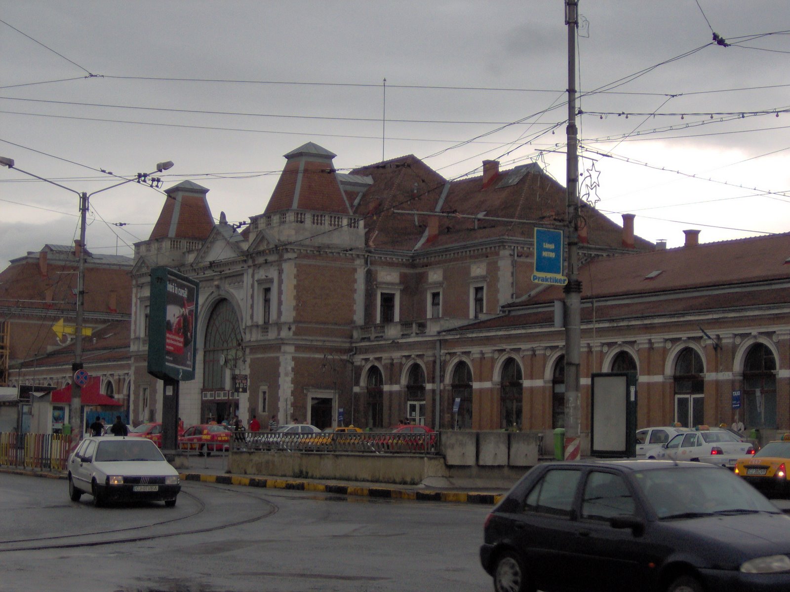 [Romania+train+station+Cluj+Napoca+im000530.jpg]