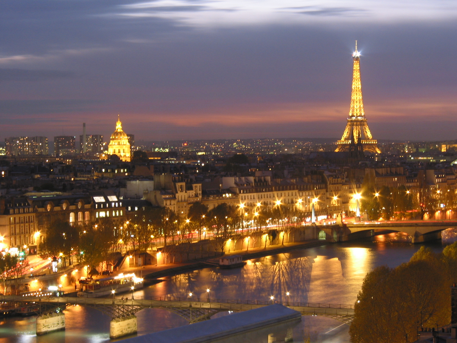 [Paris Night Skyline - Nov01.jpg]