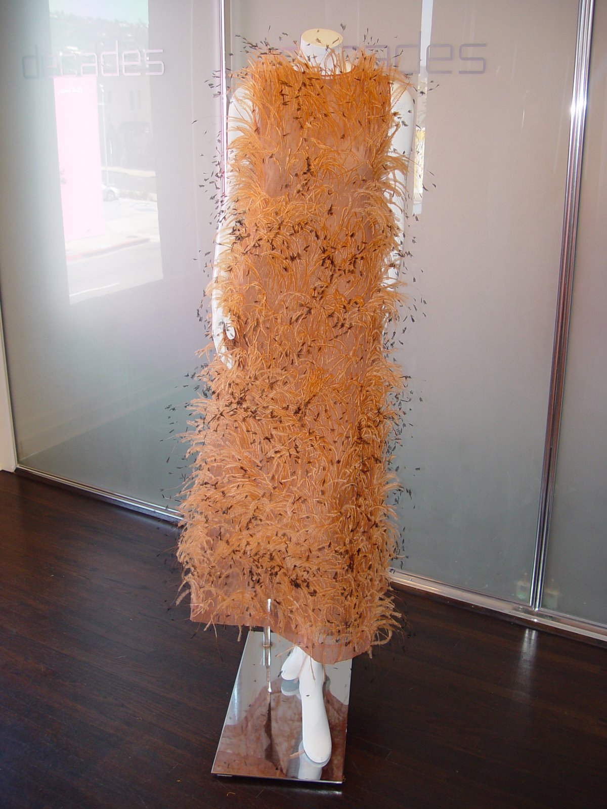 [BALENCIAGA+SHAVED+OSTRICH+FEATHERS+HANDYED+EYED+AND+INDIVIDUALLY+APPLIED+TO+SILK+WITH+SLIP+OR+JUMP+SUIT+OPITONS+FALL+1965.JPG.JPG]
