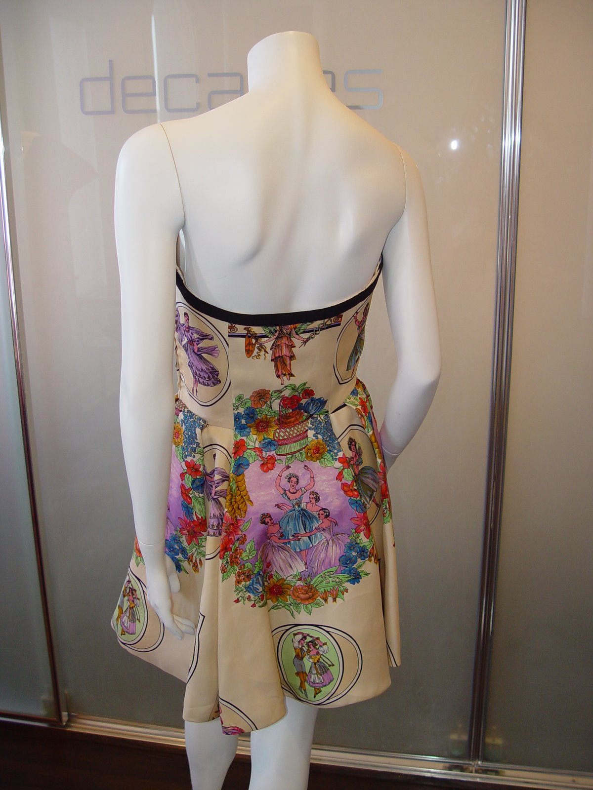 [GIANNI+VERSACE+EARLY+90S+SCARF+PRINT+STRAPLESS+BUSTIER+DRESS+MARKED+SIZE+42.JPG+(1).JPG]