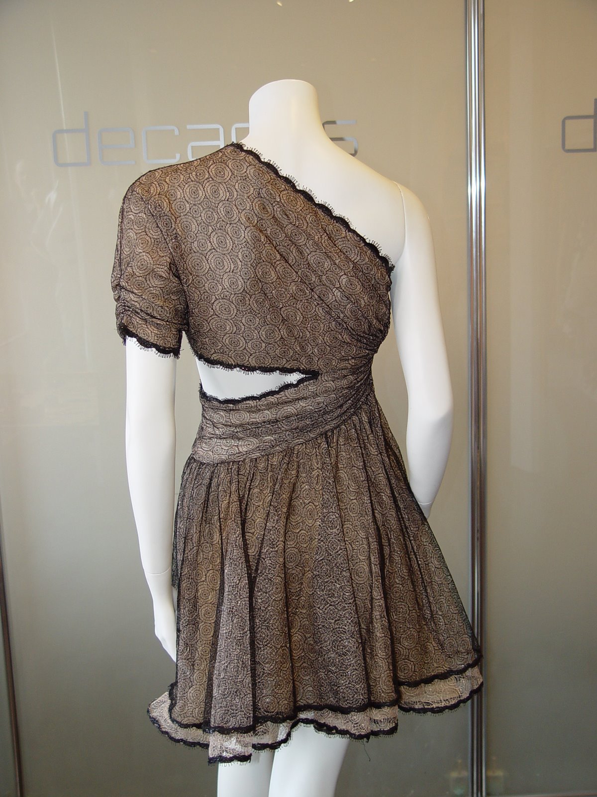 [GEOFFREY+BEENE+NUDE+CHIFFON+WITH+LACE+OVER+LAY+ONE+SHOULDER+CUT+OUT+DRESS+SIZE+4+C+EARLY+90S.JPG+(1).JPG]