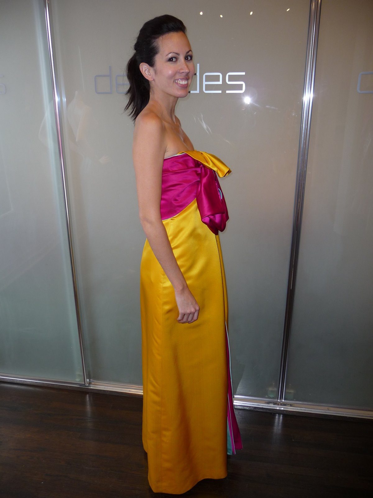 [BILL+BLASS+MARIGOLD+STRAPLESS+GOWN+WITH+HOT+PINK+AND+ICE+BOWNA+ND+CASCADE+C+80S.JPG+(2).JPG]