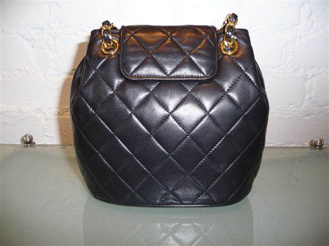 [CHANEL+QUILTED+LEATHER+BUCKET+FLAP+BAG+DEADSTOCK+C+80S+7+HALF+BY+8+BY+4.JPG+(2).JPG]