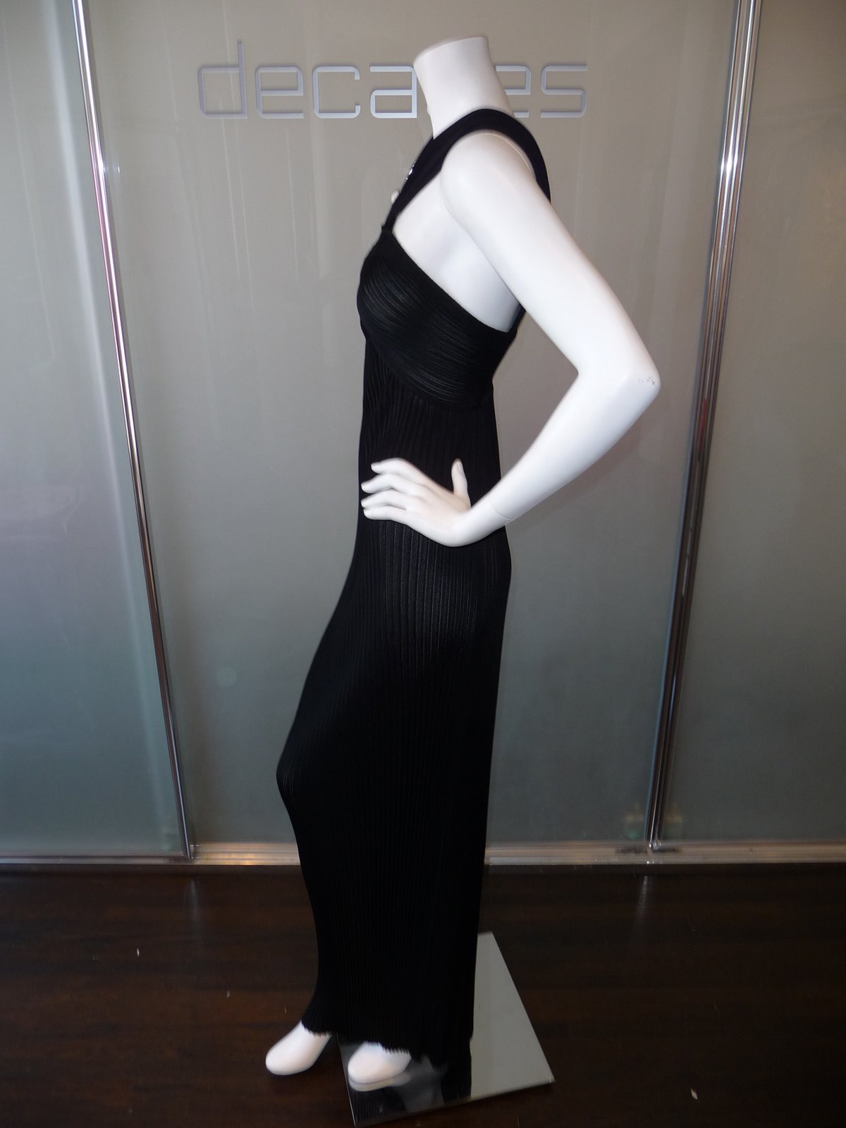 [THIERRY+MUGLER+BLACK+VISCOSE+KNIT+HALTER+DRESS+WITH+LUCITE+RING+MARKED+SIZE+L+C+EARLY+1990S.JPG+(1).JPG]