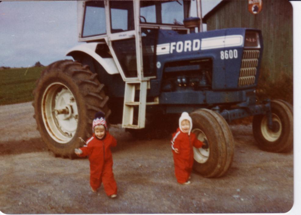 [Andrew+Me+and+tractor.JPG]