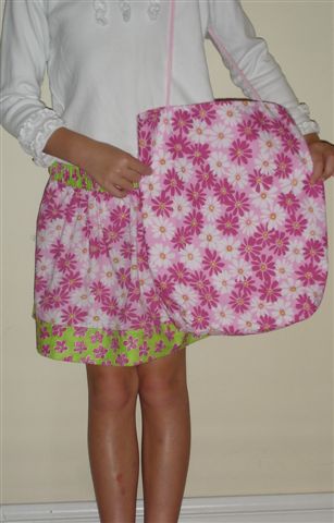 [Skirt+and+bag-739938.jpg]