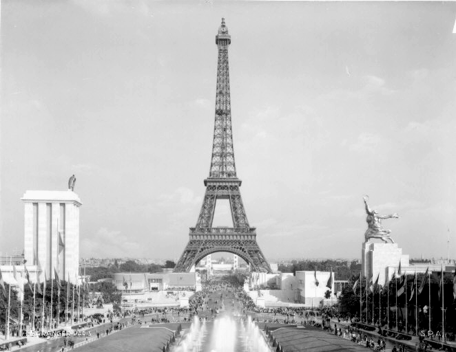 [La_Tour_Eiffel_en_1937_contrast.png]
