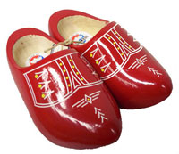 [plain-red-wooden-shoes-holland.jpg]