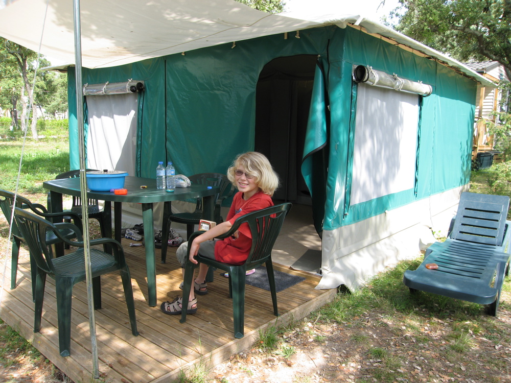[3sam+Tent+Cabin.JPG]
