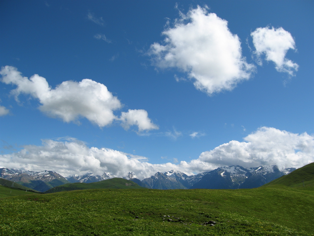 [Meadows+Mountains+Sky+Alpe+d'Huez.JPG]