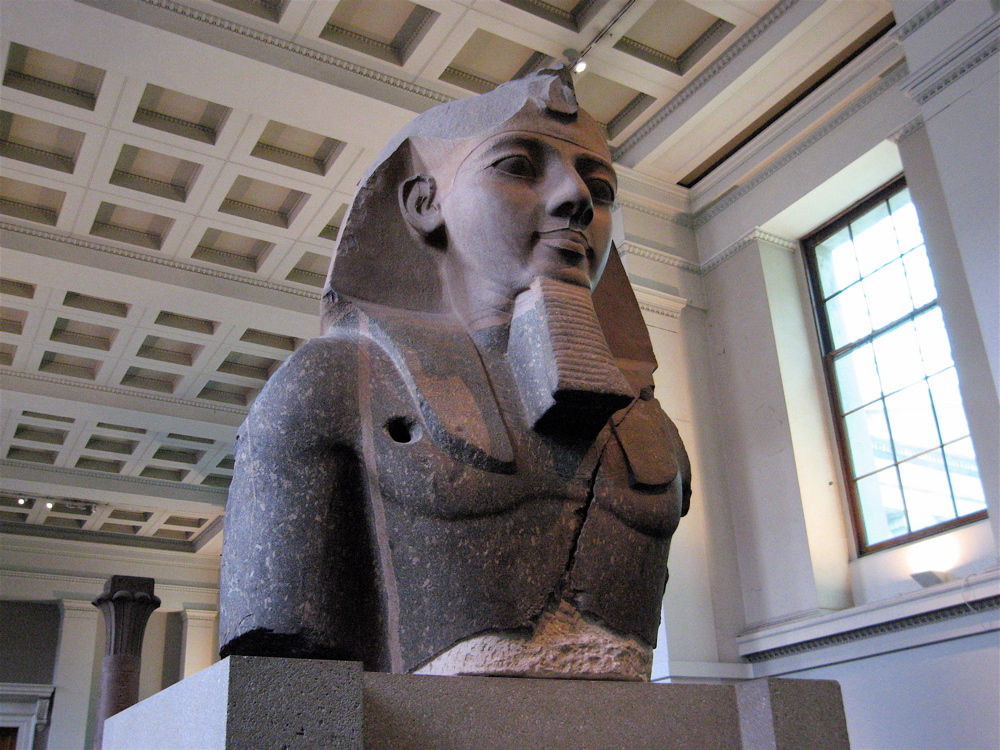 [Ramses+II+British+Museum+taken+from+Ramesseum.JPG]