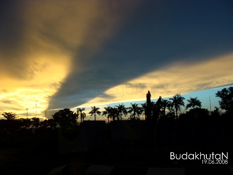 [budakhutan+sunset+cloud.jpg]