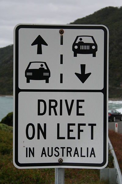 [400px-Drive_on_left_in_australia.jpg]