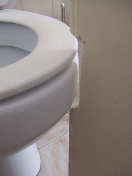 [Toilet+door.jpg]