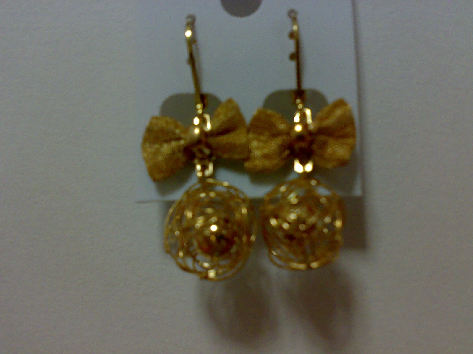 [ribbon+ball+earring+2cm.jpg]