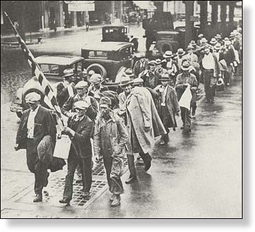 [img-great-depression---us-veterans-straggle-from-capitol-to-homelessness---x350-j3.jpg]