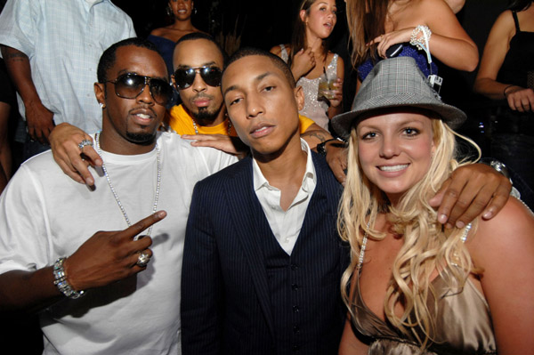 [Samsung+Gleam+Private+Dinner+and+After+Party+hosted+by+Pharrell+at+TAO+Las+Vegas.jpg]