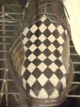 [blackwhite+checkerboard+shoes.JPG]