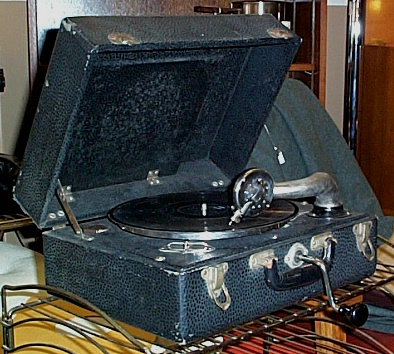 [portable birch phonograph open.jpg]
