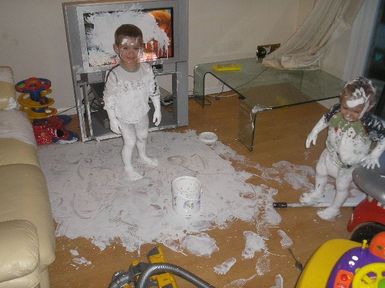 [cool_pix_kids_with_paint.jpg]