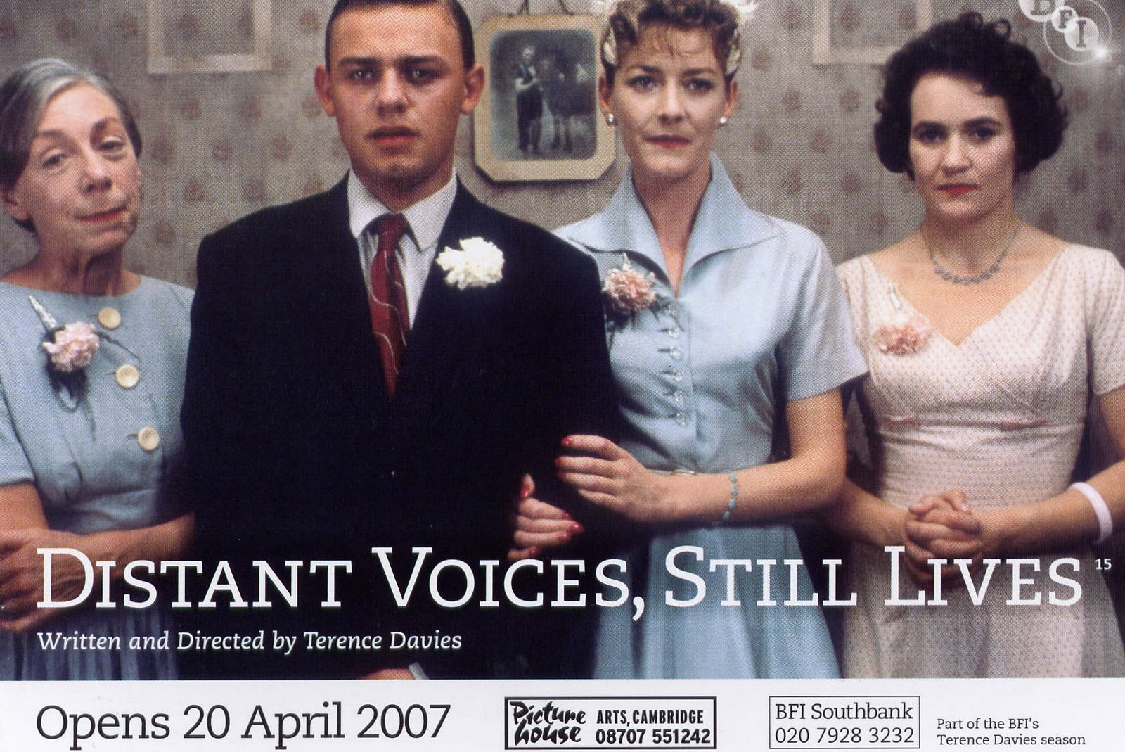[Distant+Voices,+Still+Lives+-+Terence+Davies+-+2007+re-release.jpg]