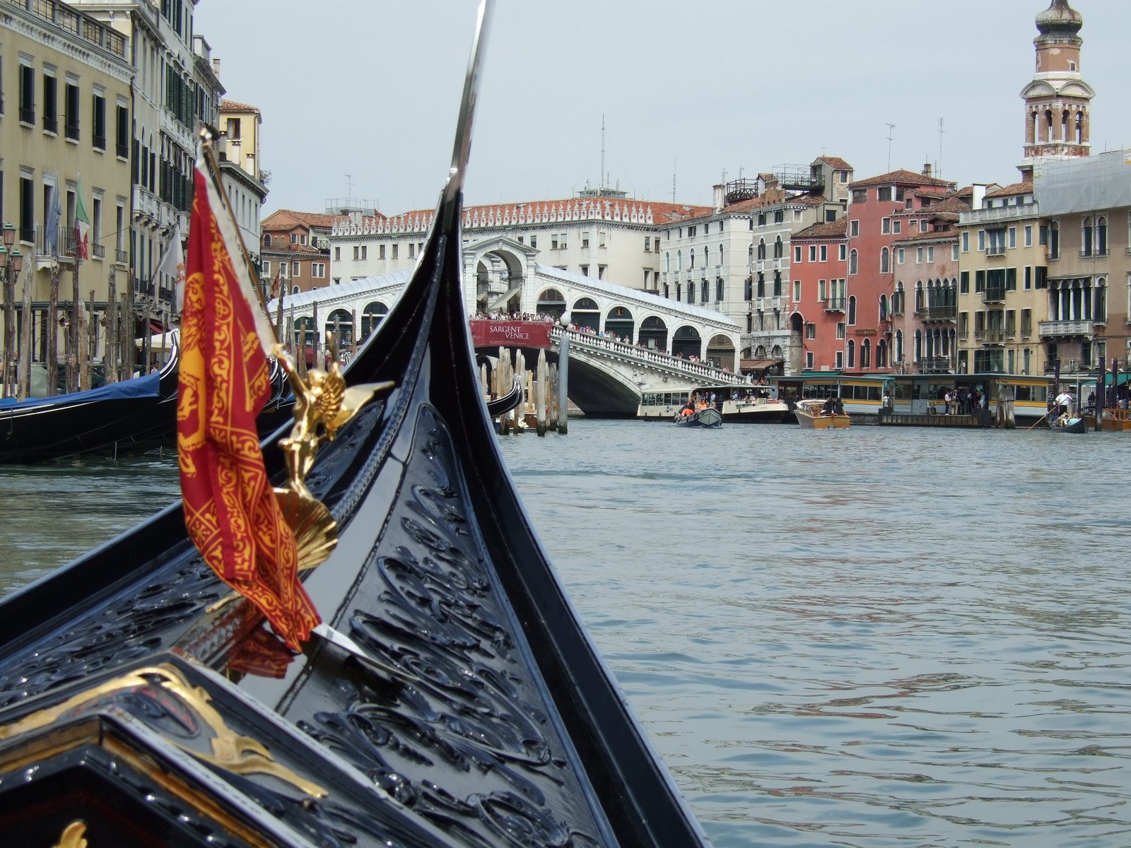[Venice--gondola+IV.JPG]