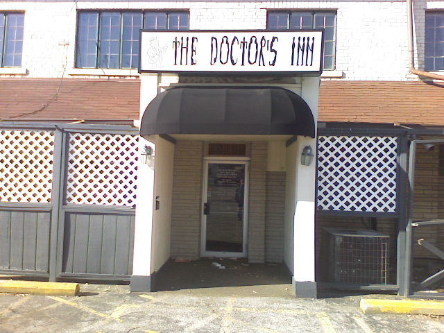 [The+Doctor's+Inn+Back+door.jpg]