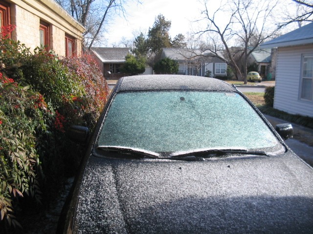 [Icy+Car.JPG]