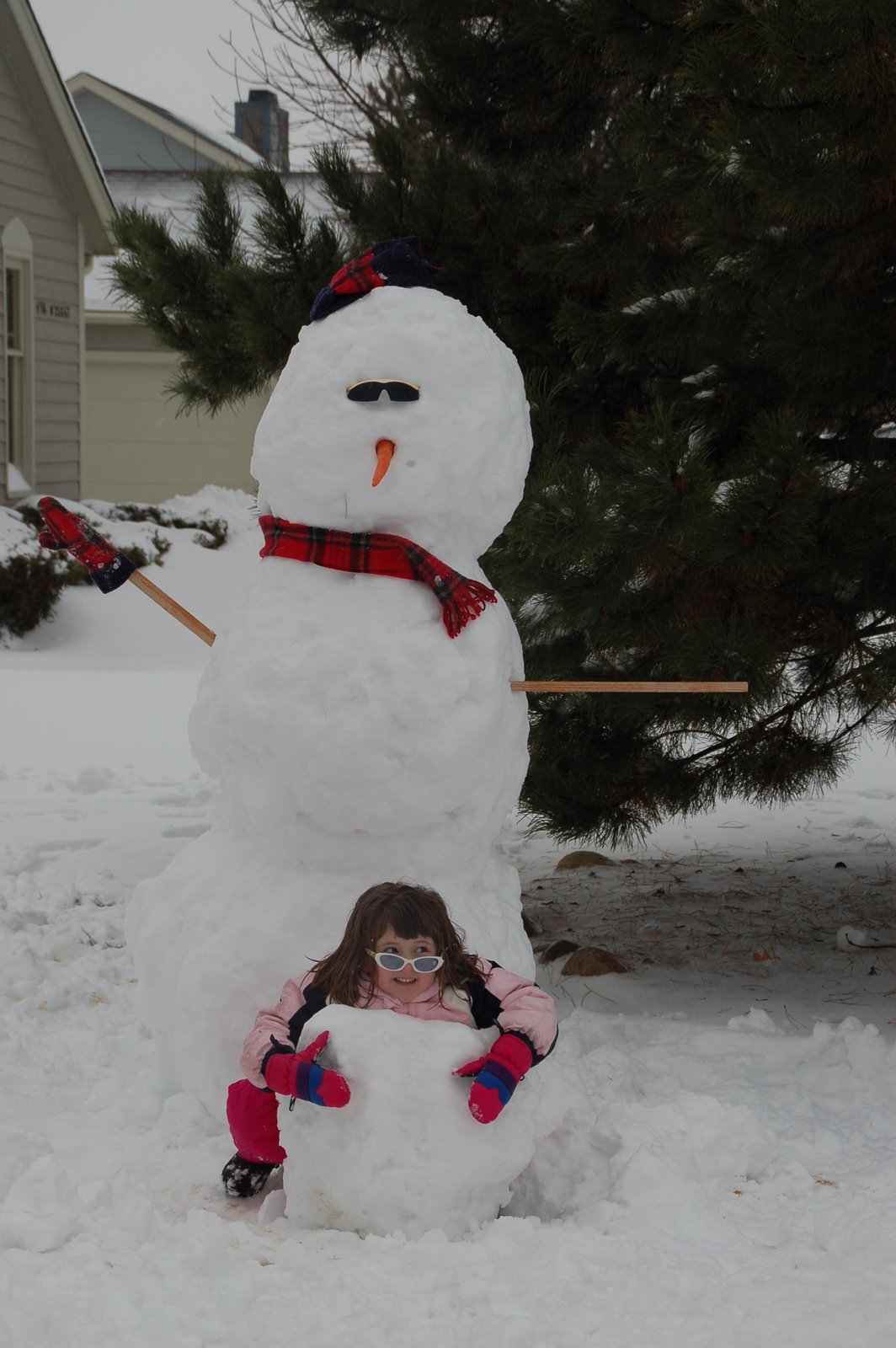 [Carra+and+snowman.JPG]