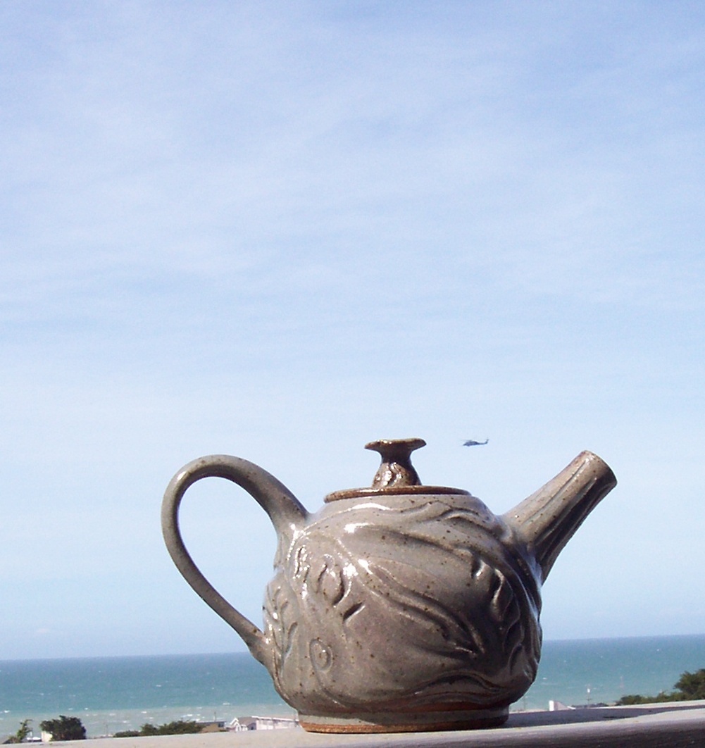 [teapots+007.jpg]
