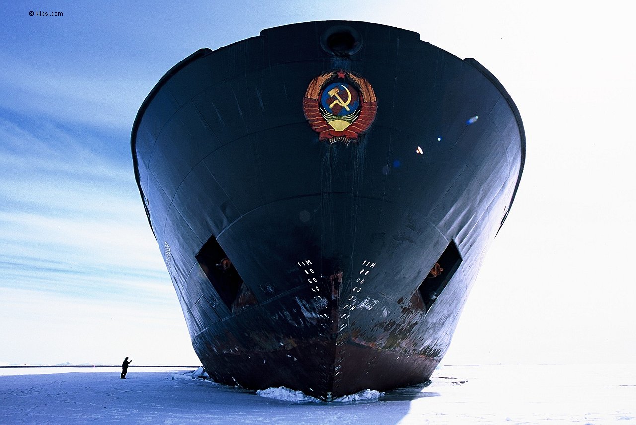 [russian_icebreaker_in_antarctica.jpg]