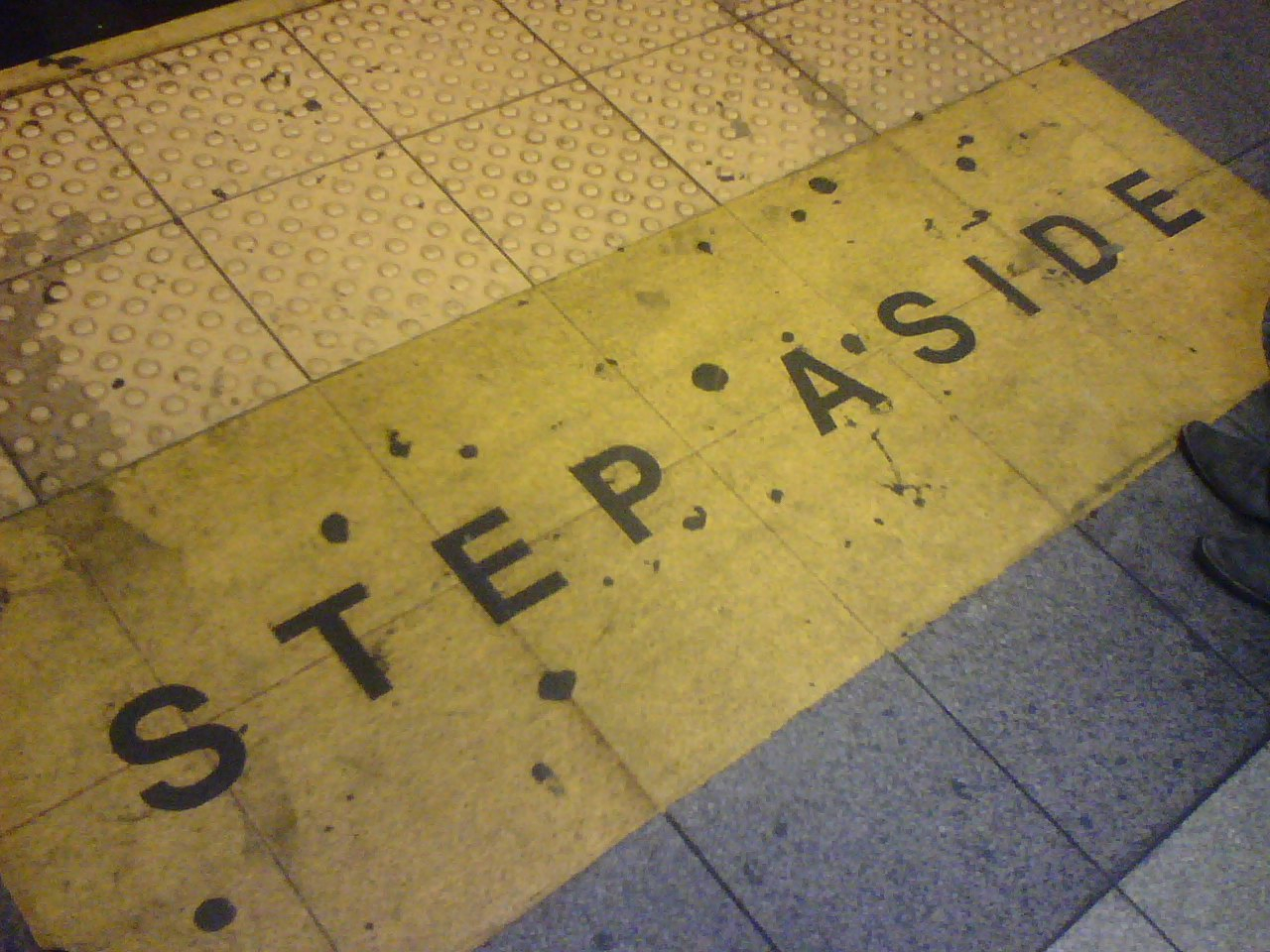 [subway+step+aside.jpg]