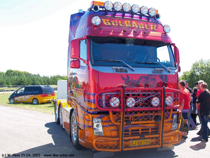 [156-Volvo-FH12-Guldager-Sweet-Candy-2506501.jpg]