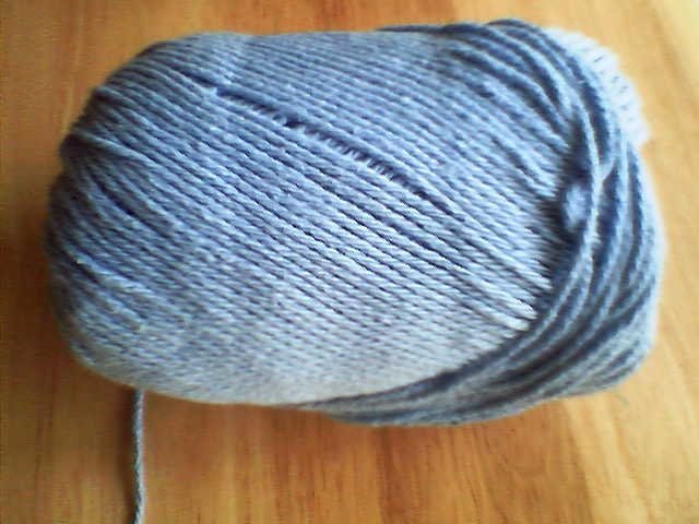 [blue+crochet+cotton.JPG]