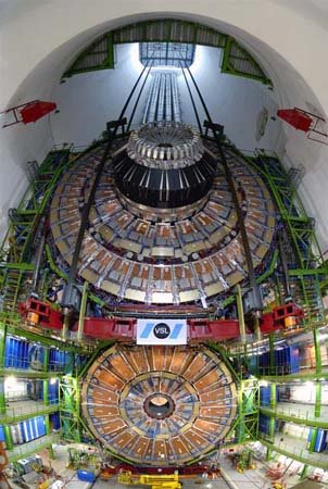 [CERN_EX_magnet.jpg]