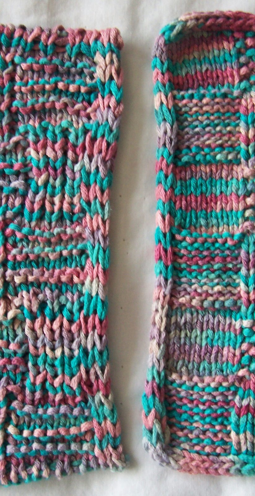 [simple+double+knitting+vs+i+cord+edge.jpg]