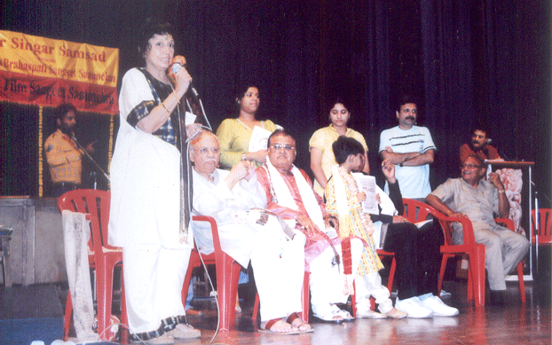 Sharda ji addressing the gathering at Sur Singar Samsad